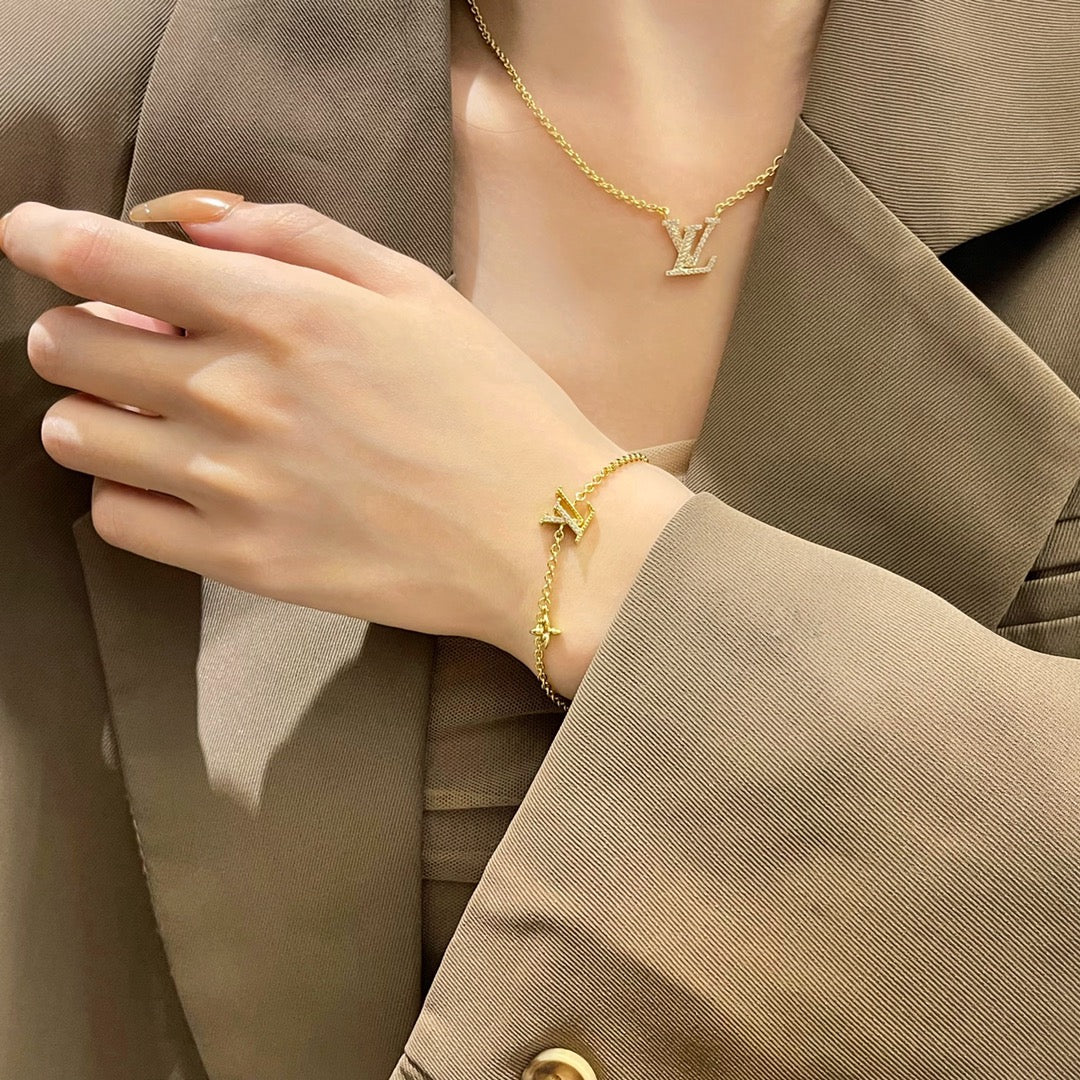 [Everoly JW]LOGO STAR MOTIF GOLD BRACELET