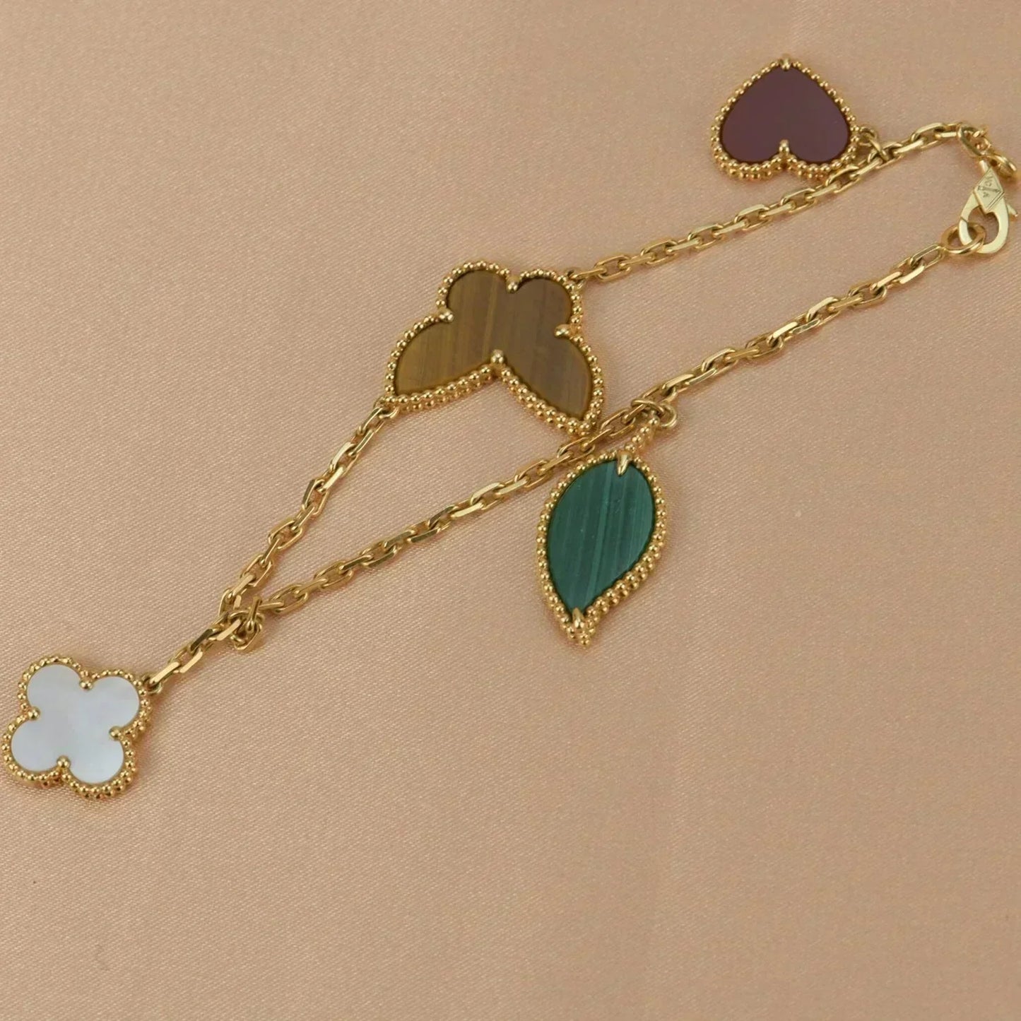 [Everoly JW]LUCKY SPRING 5 MOTIF GOLD BRACELET