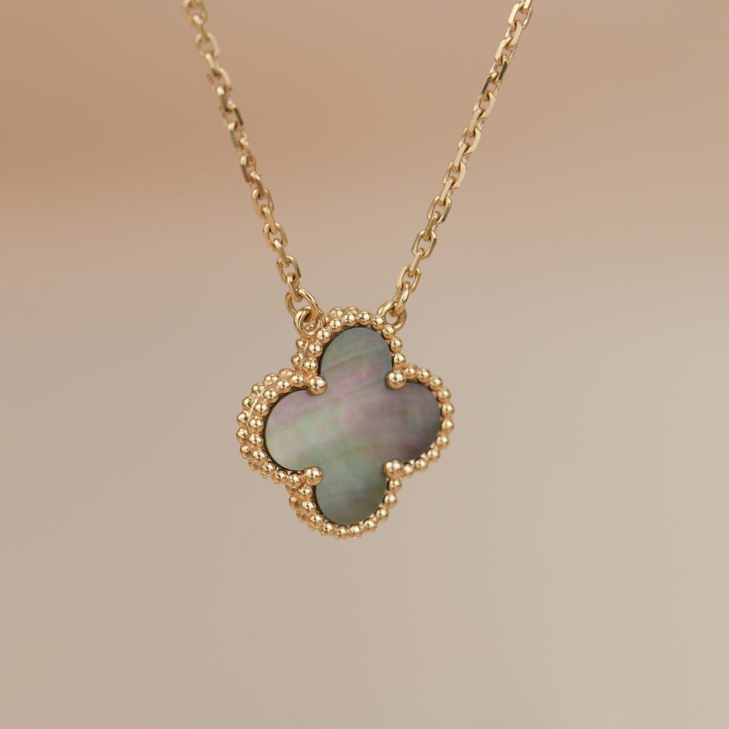 [Everoly JW]CLOVER 15MM  GRAY MOTHER OF PEARL NECKLACE