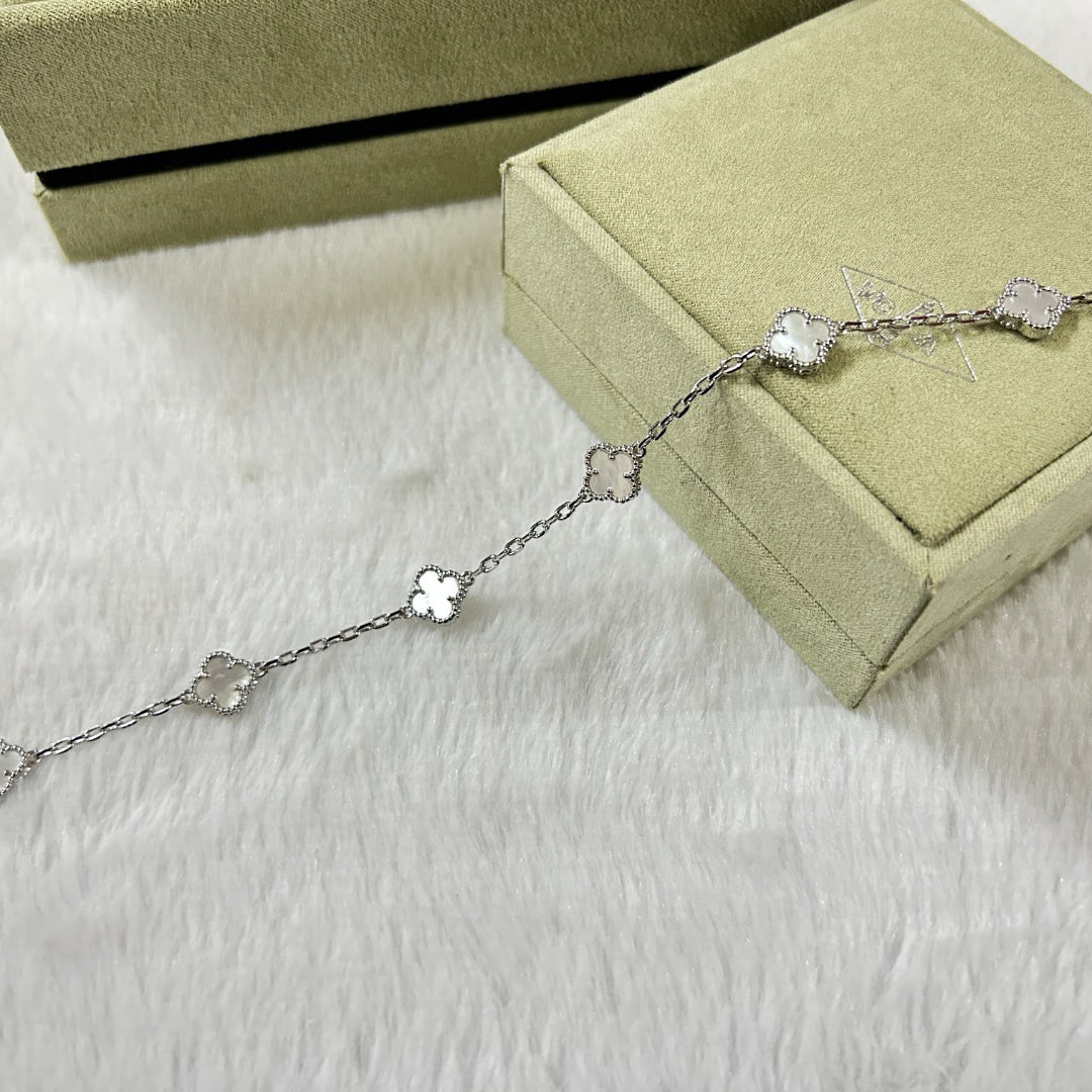 [Everoly JW]CLOVER 6 MOTIF WHITE MOP BRACELET