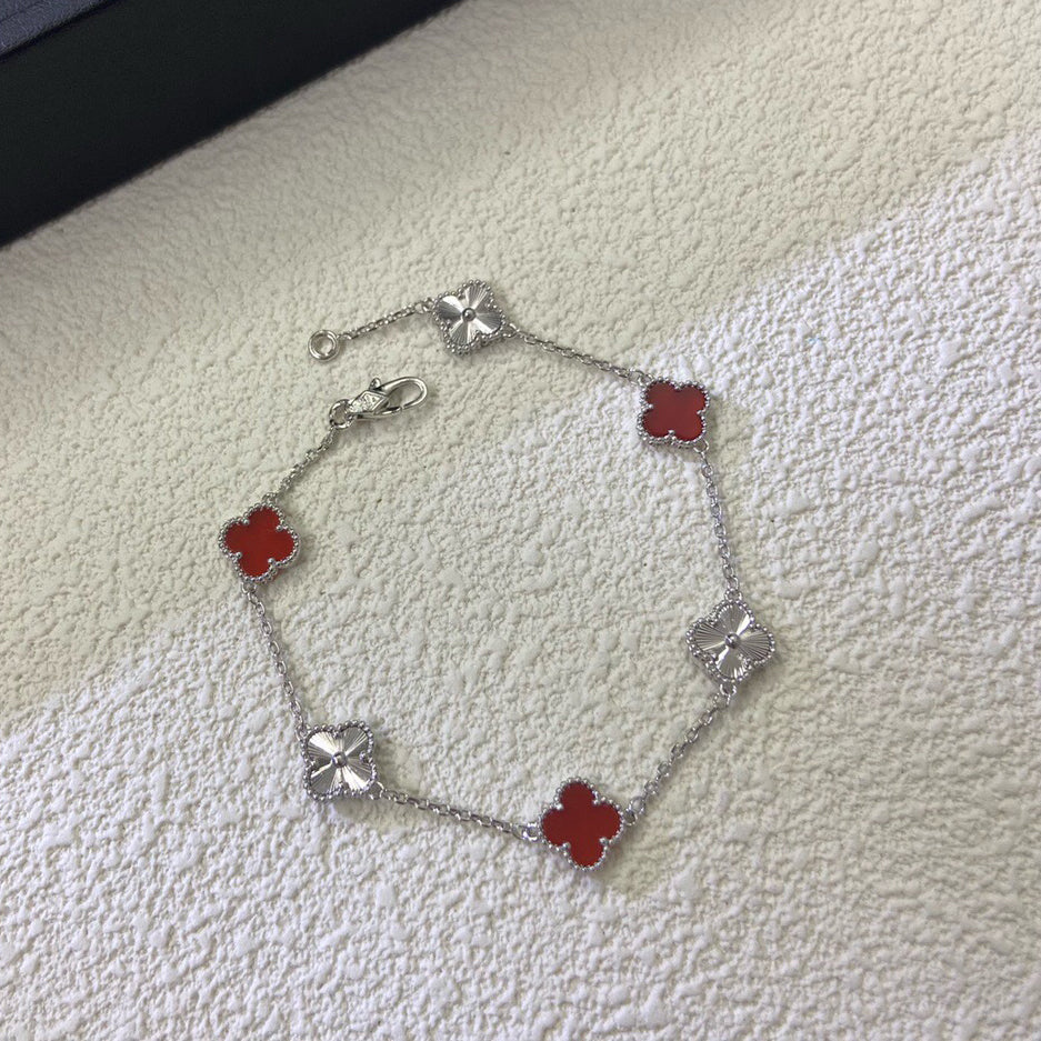 [Everoly JW]CLOVER 6 MOTIF RED AGATE LASER BRACELET