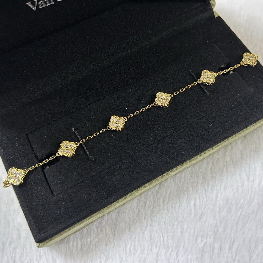 [Everoly JW]CLOVER 6 MOTIF DIAMOND BRACELET
