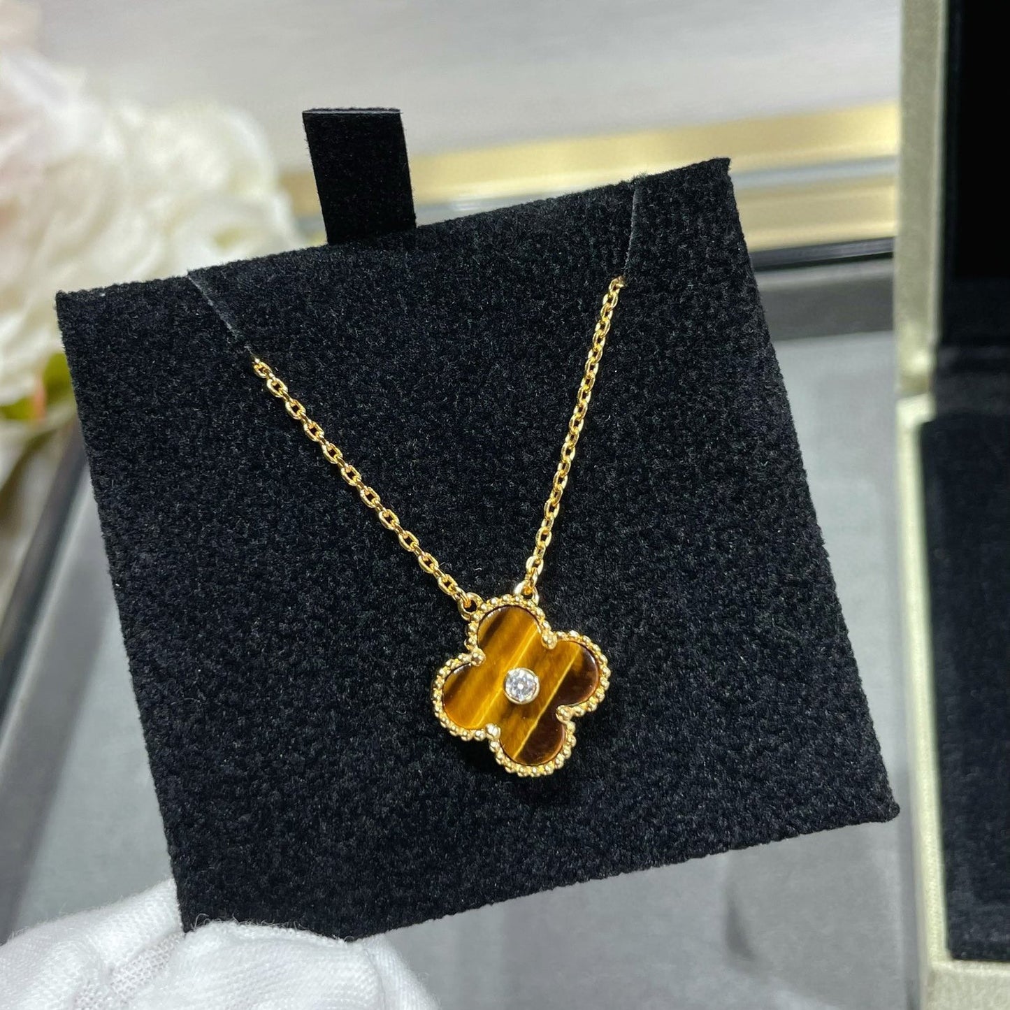 [Everoly JW]CLOVER 15MM DIAMOND AND YELLOW TIGER'S EYE AGATE necklace