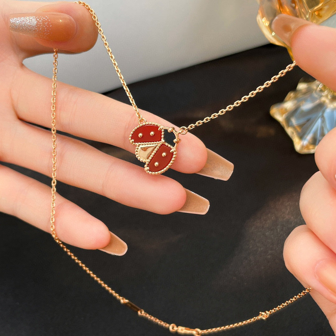 [Everoly JW]LUCKY  CARNELIANS LADYBUG NECKLACE
