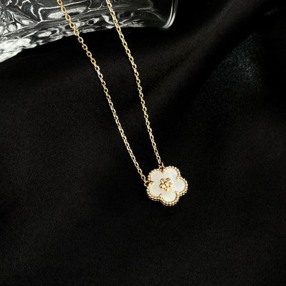 [Everoly JW]LUCKY  WHITE MOP  PLUM BLOSSOM NECKLACE