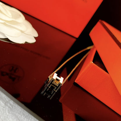 [Everoly JW]H WHITE SQUARE GOLD NECKLACE