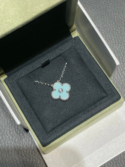 [Everoly JW]CLOVER 1 DIAMOND LIGHT BLUE SILVER NECKLACE