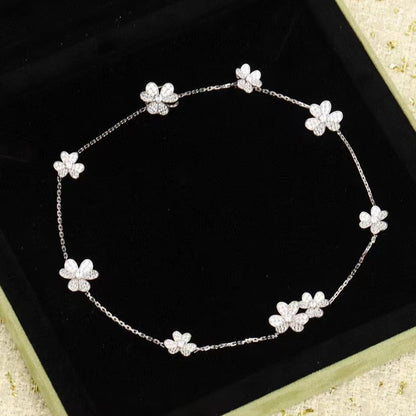 [Everoly JW]FRIVOLE SILVER 9 FLOWERS NECKLACE