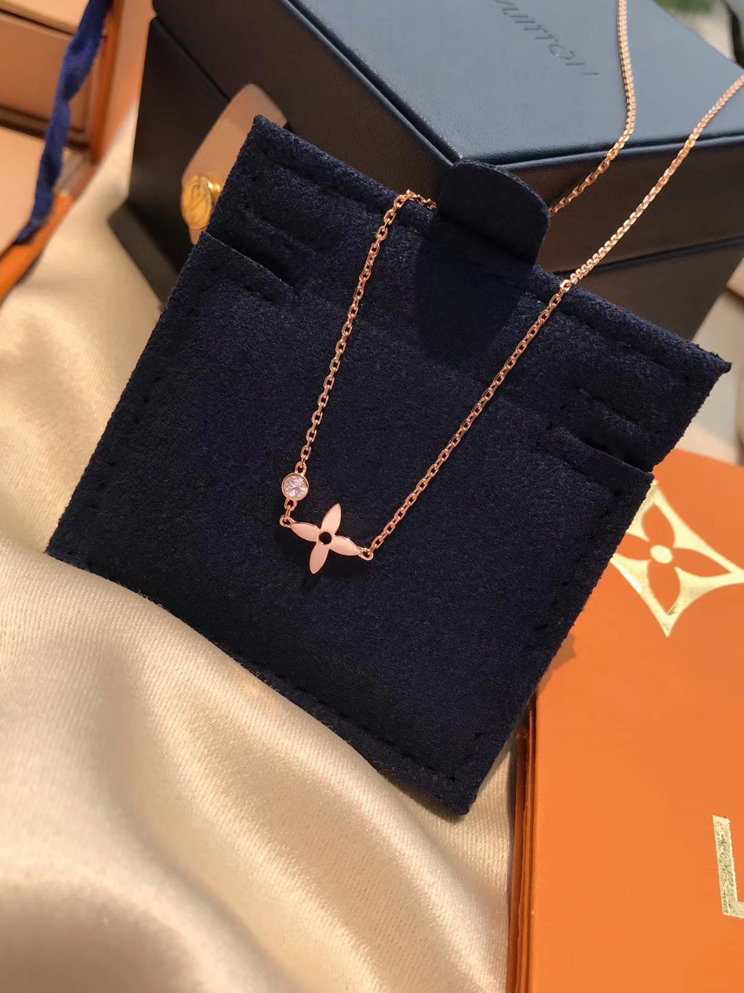 [Everoly JW]BLOSSOM PENDANT PINK GOLD AND DIAMOND