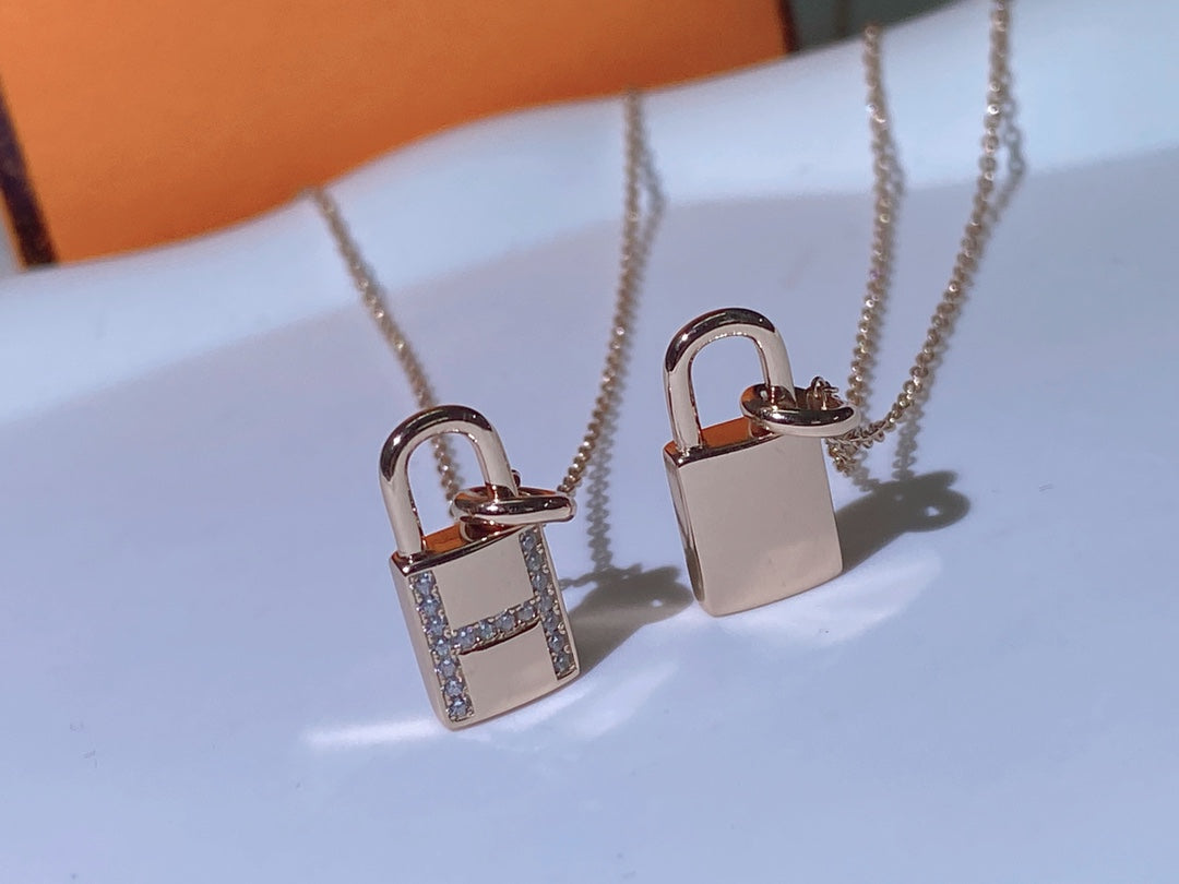 [Everoly JW]HM ADVANCED NICHE LOCK HEAD NECKLACE DIAMONDS