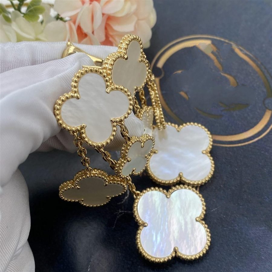 [Everoly JW]CLOVER EARRINGS WHITE MOP 4 MOTIFS GOLD
