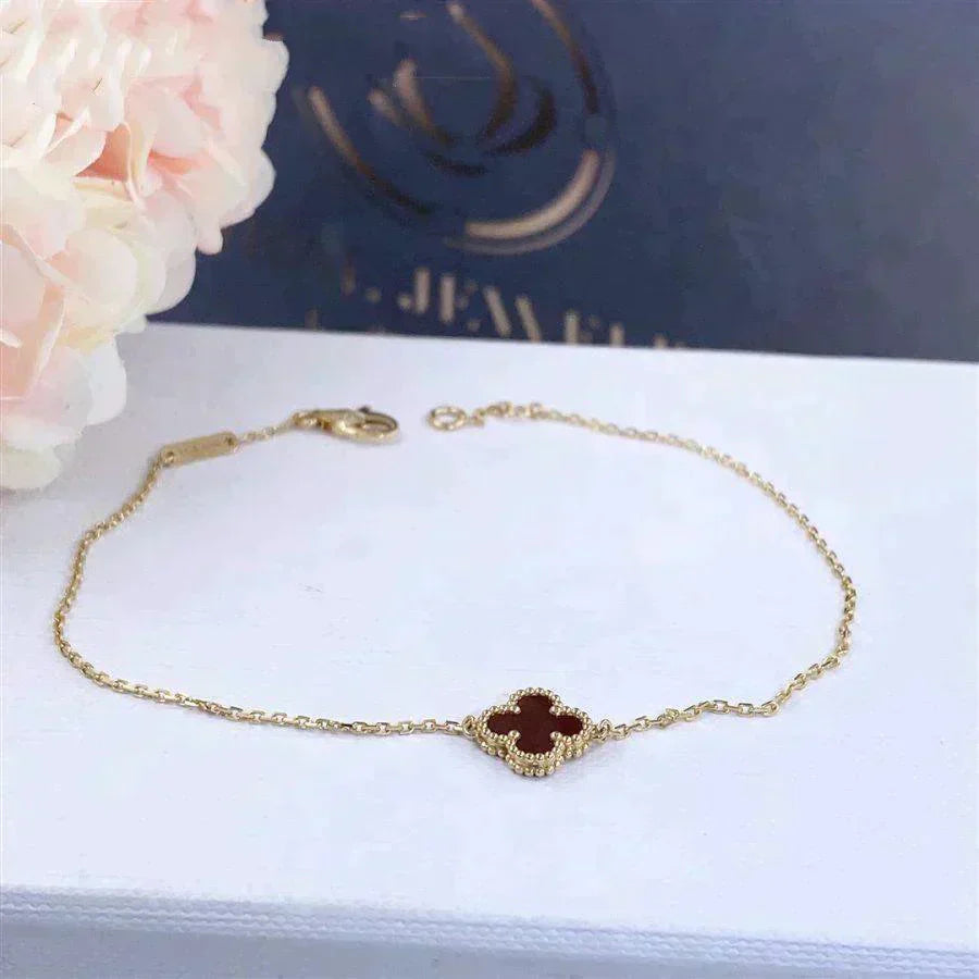 [Everoly JW]CLOVER  CARNELIAN SINGLE FLOWER BRACELET