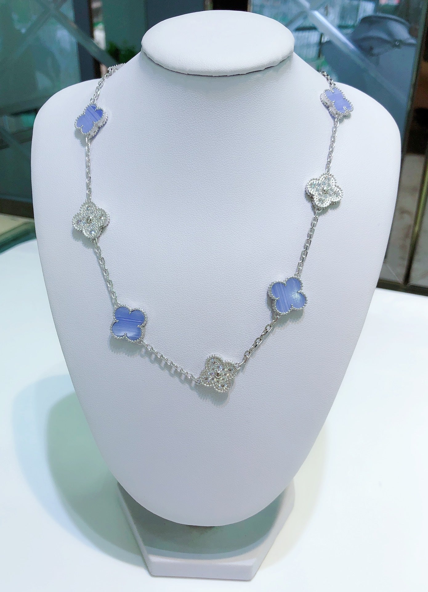[Everoly JW]CLOVER 10 MOTIFS CHALCEDONY DIAMONDS SILVER NECKLACE