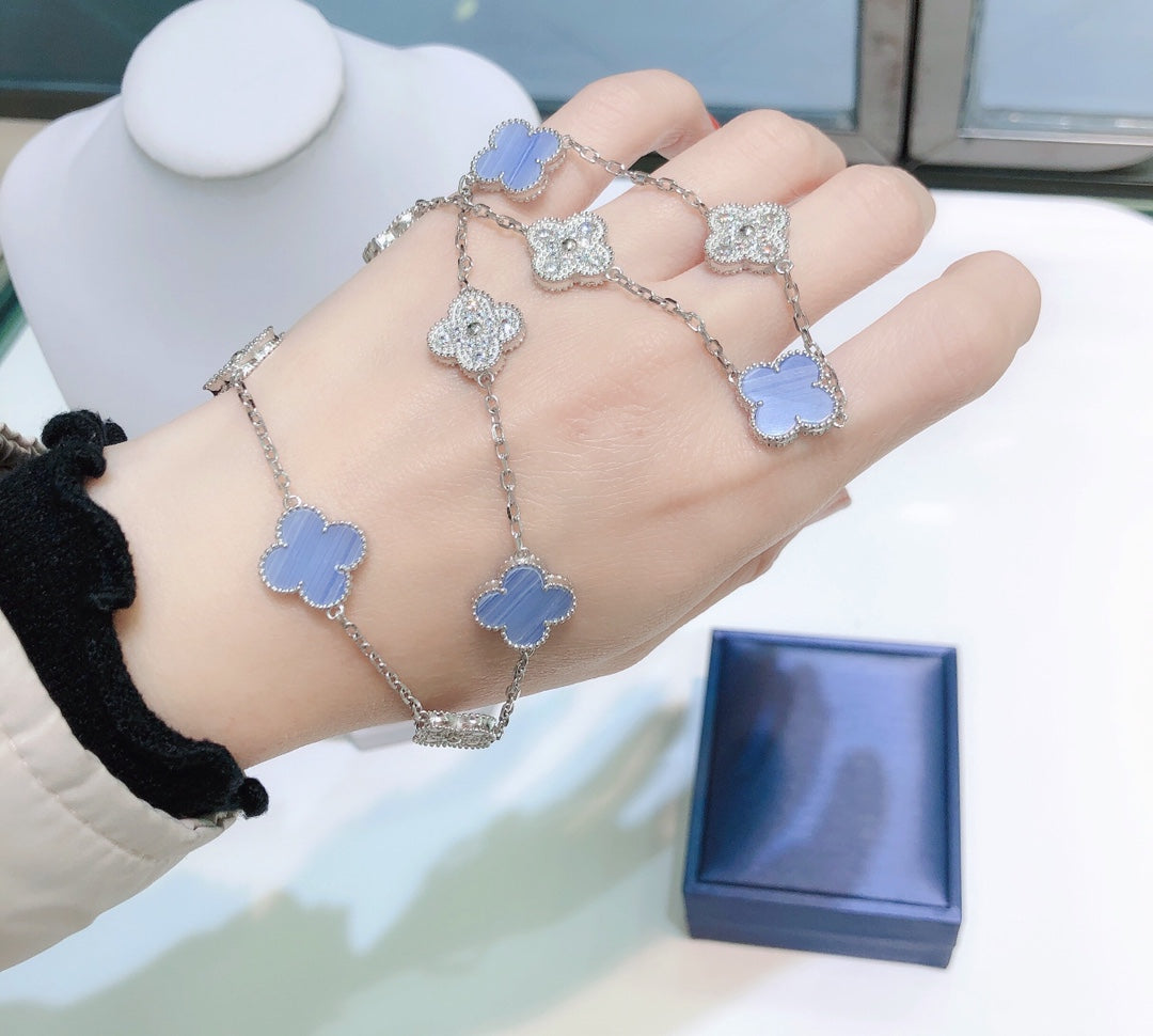 [Everoly JW]CLOVER 10 MOTIFS CHALCEDONY DIAMONDS SILVER NECKLACE